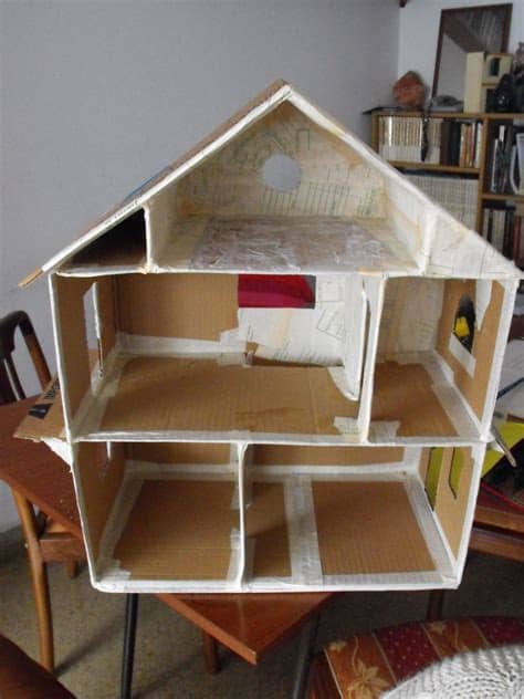 Una casa de muñecas, un regalo ideal para los más pequeños y para los no tan pequeños. http://irkachan.blogspot.com/2015/07/la-casa-de-kikka.html ...
