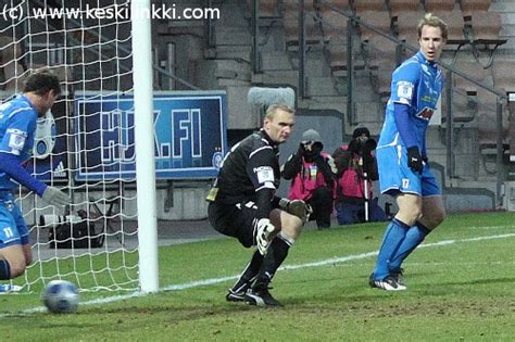 Joni kauko pääsi ensimmäisen veikkausliigakautensa aikana tositoimiin yhdeksässä ottelussa. Suomen Cupin finaali 2009: TamU - FC Inter 1-2 (1-1) [31 ...