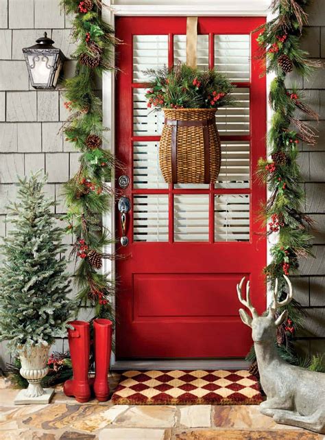 Beautiful project with rocks and wood slice. 40+ Fabulous Rustic-Country Christmas Decorating Ideas