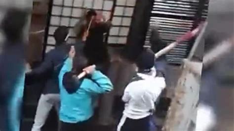 Rs petrokimia gresik berlokasi di gresik, gresik. Tak Sengaja Injak Kaki Pembeli di Warung Kopi, Pemuda di Gresik Dilarikan ke Rumah Sakit ...