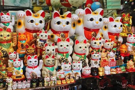 5 Fakta Menarik Maneki Neko Yaitu Boneka Kucing Keberuntungan Menurut