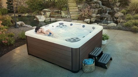 The Hot Tub Lounge A Seat Debate Master Spas Blog