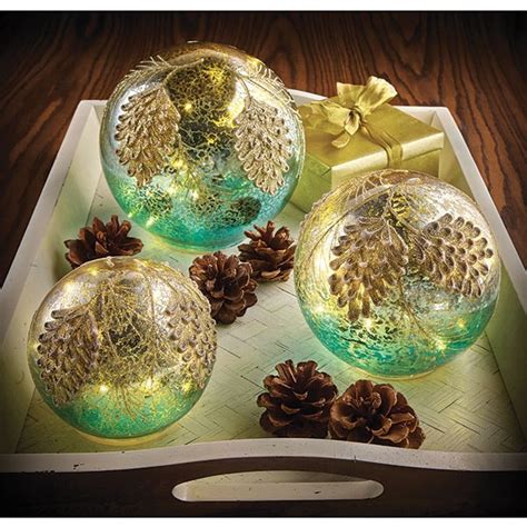 Lighted Christmas Globes Set Acorn