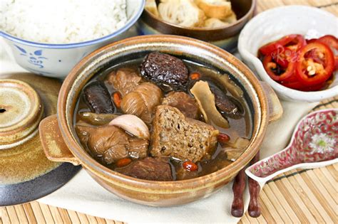 Tea of various kinds (the tieguanyin variety is especially popular in the klang valley area of. Bak Kut Teh (Pork Ribs Tea) with Detailed Herb Guide ...