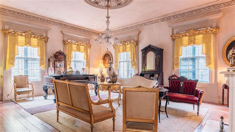 This Prized Antebellum Mansion And All Its Treasures Just Hit The