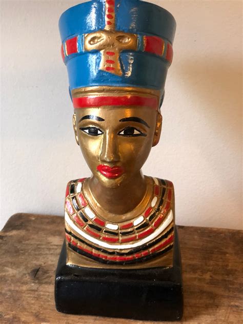 Plaster Bust of Egyptian Queen Nefertiti statue bust figurine bookend 1970s chalkware