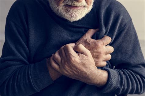 Recognizing the Symptoms and Warning Signs of a Heart Attack