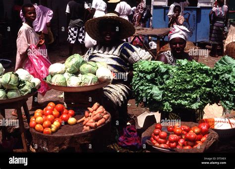 Fruit And Veg Market In Freetown Sierra Leone 1993 Stock Photo Alamy