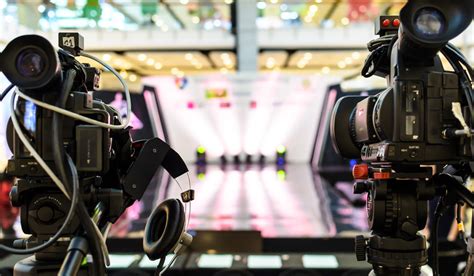 Just tap the edit button when viewing the video, and then. Filmmaking Tricks: How to Make One Camera Look Like Two