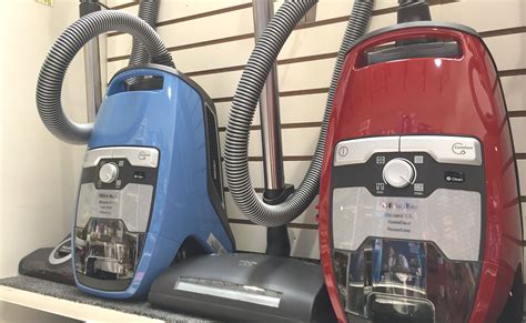Whats New Bagless Vacuums From Miele Insist On The Best Rollier