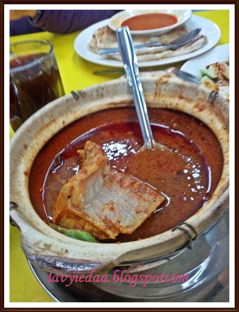 Kalau pergi melaka tak makan asam pedas memang tak sah. A Truly Of My Life: Dahlia Ria Corner - Asam Pedas Batu ...