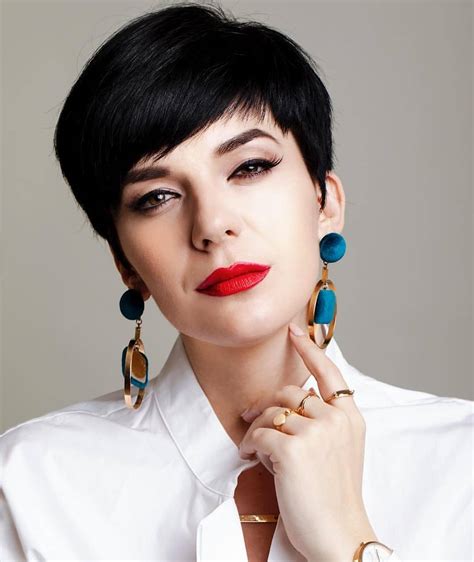 10 trendy short hairstyles for straight hair pixie haircut for female 2020