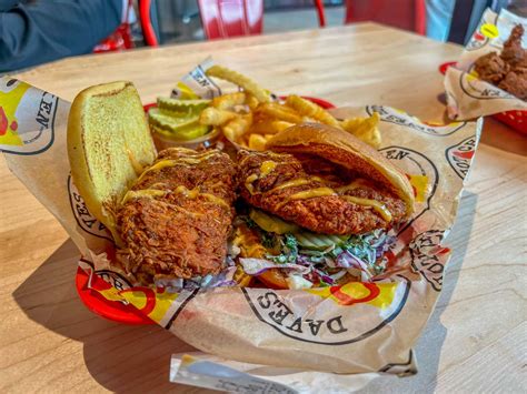 Daves Hot Chicken Is Finally Open And Its Freaking Delicious