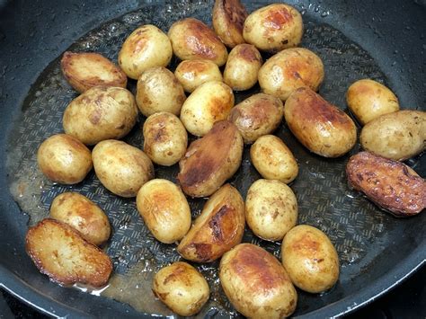 Pommes de terre grenailles sautées Recette en 2021