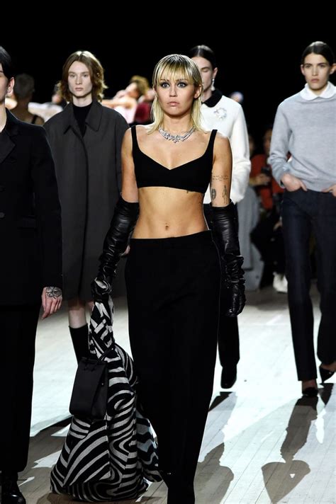 Miley Cyrus Walks The Runway At The Marc Jacobs Show 22 Photos 