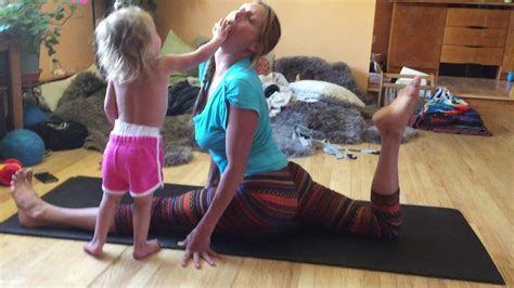 Mom Doing Splits And Twerking While Baby Shares Her Snack YouTube