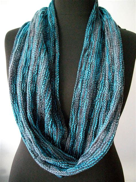 Sie passen zu jedem kleidungsstil und halten deinen hals warm. Anleitung: Snood Schal stricken | Schal stricken anleitung ...