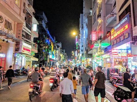 Ho Chi Minh Ville De Contraste La Planète En Claquettes