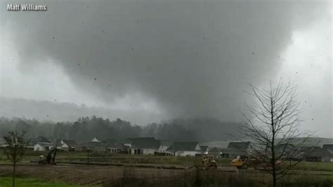 Video In Cluster Of Tornadoes Neighbors Help Where They Can Others
