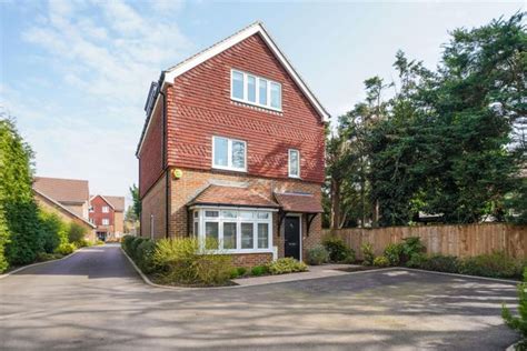 Homes For Sale In Lower Green Road Esher Kt10 Buy Property In Lower Green Road Esher Kt10