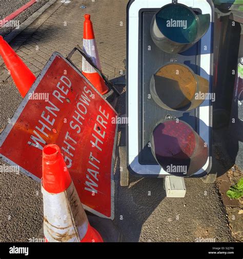 Pavement Traffic Lights Hi Res Stock Photography And Images Alamy