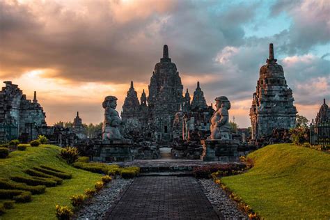 Sunset at Prambanan Temple, Yogyakarta - All you need to know - Daily