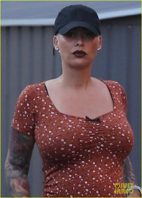 Amber Rose Is Showing Off Her Growing Baby Bump Photo Amber