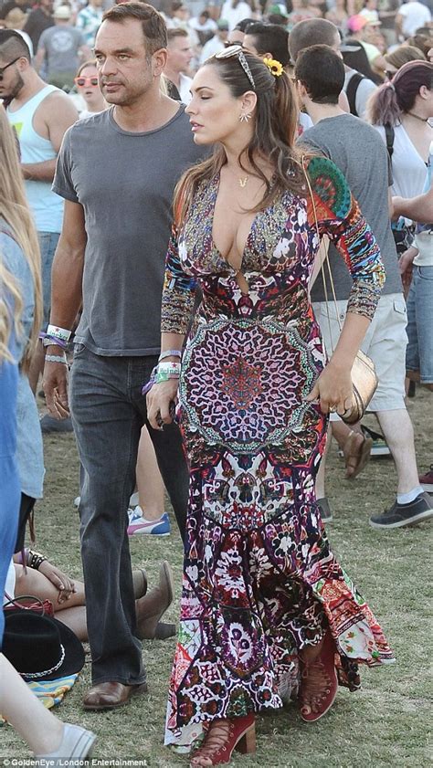 Kelly Brook Looks Busty In Plunging Boho Dress At Coachella Daily