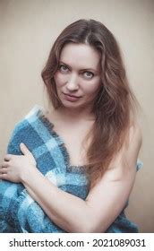 Portrait Beautiful Nude Woman Wrapped Checkered Stock Photo Shutterstock