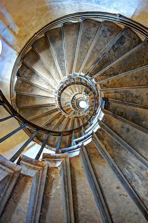 An Amazing Double Helix Staircase In The Chateau De Chambord In The