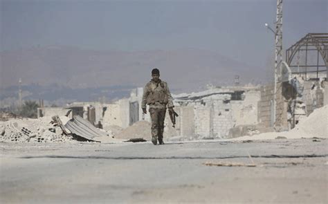 Syrian Observatory Islamic State Fighters Leaving Last Damascus Enclave