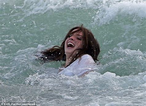Lana Del Rey Gets Wet As She Films Music Video For New Single West Coast Daily Mail Online