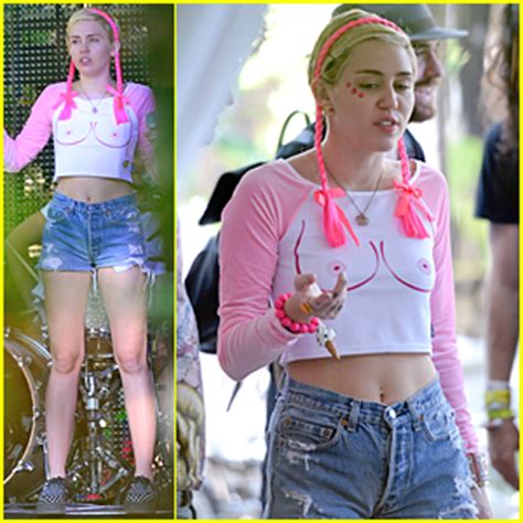 Miley Cyruss Nipple Shirt Grabs Our Attention At Her Miami Soundcheck