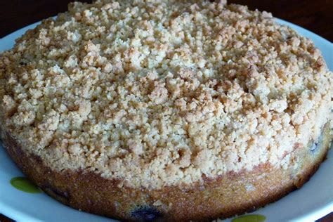 Crumb cake aux cerises et pistache Les Gour mandises de Céline