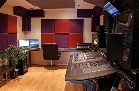 NottsLit: Soundwave Recording Studio