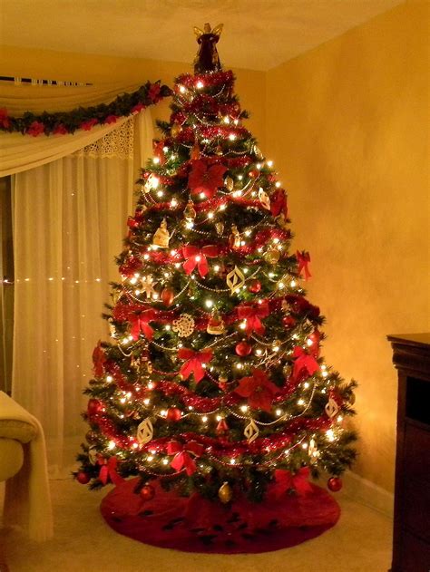 Diy Christmas Ts Creative Christmas Tree Inspiration Red And Gold
