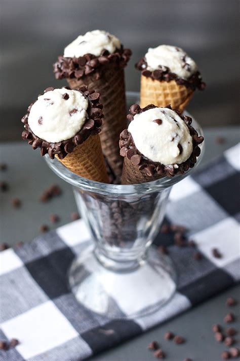 Recipe and photo by kimberly schiffel. Erica's Sweet Tooth » Chocolate Chip Cannoli Cones