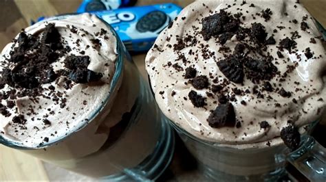 For the topping, whip remaining 1 cup cream with 2 tbsp. Chocolate Oreo Mousse | Only 4 Ingredients Chocolate ...