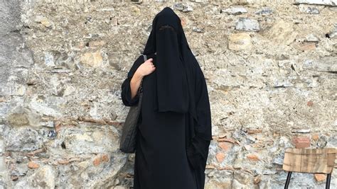 angst vor der burka kommentar zum verbot im kanton tessin