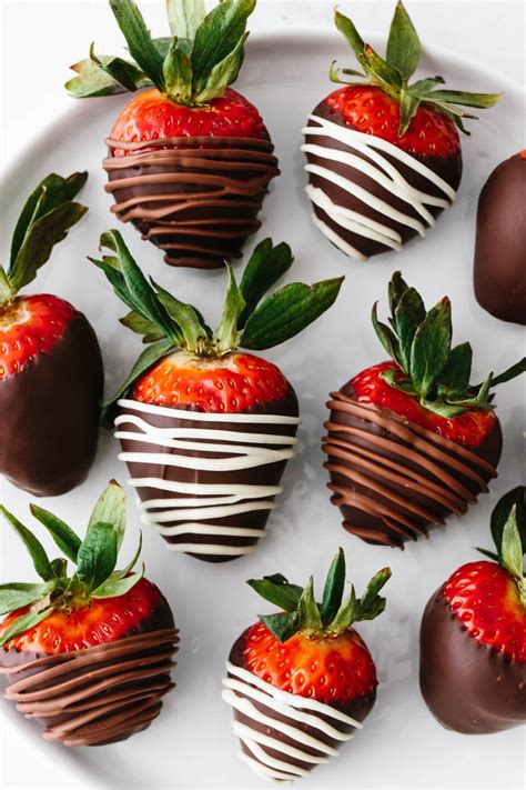 Make The Perfect Batch Of Chocolate Covered Strawberries With Tips