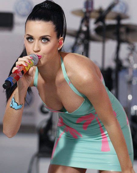 Katy Perry Shows Off Her Skin Tight Pvc Dress And An Hourglass Figure