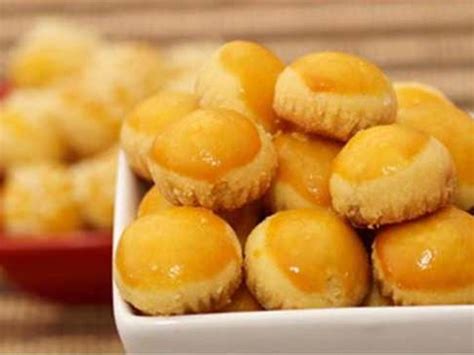 Warna buahnya sama seperti buah durian pada umumnya, isinya berair dan rasanya manis. 71 resep tradisional Cara Membuat Kue Nastar | Craftlog ...