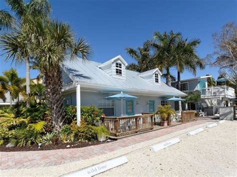 19 Of Florida S Most Charming Beachfront Cottages Artofit