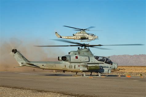 Dvids Images Uh 1y Venom And Ah 1z Viper Conduct Farp Image 4 Of 4