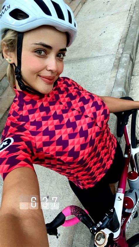 bikes girl boobs vogue bicycles pedal sports fitness models women style