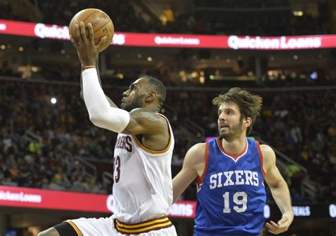 Lebron James Keeps Dunking On 76ers Video