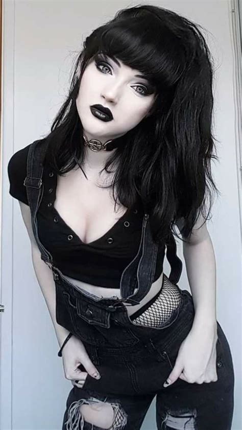 Pin By Bruja Leemoon On Gothic Angels Goth Beauty Cute Goth Girl Hot Goth Girls