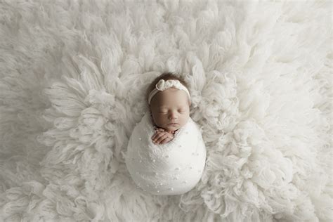 When Is The Best Time To Book A Newborn Session Haili Barton Photography