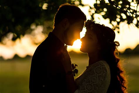 5 Romantic Reasons For Choosing A Dusk Wedding Manor By The Lake