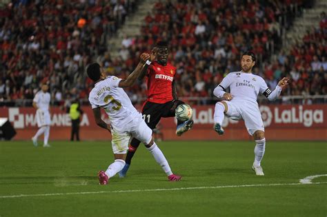 We expect the hosts, on the back of a good run of form, to pocket the three points on offer on wednesday. Fan's View of Real Mallorca v Real Madrid match
